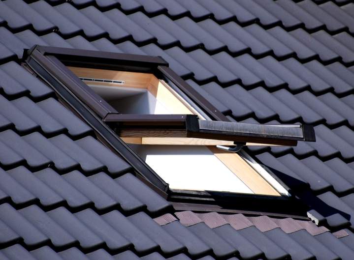 Pose de VELUX fenêtres de toit Attigny